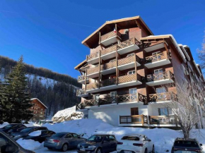 Allos, logement pieds des pistes, à 10 minutes de la base de loisirs
